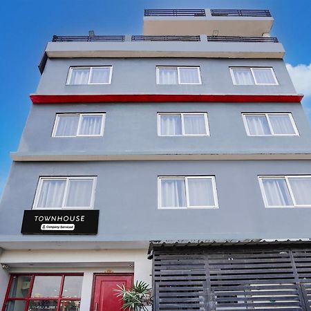 Super Townhouse Gomti Nagar Sector 6 Near Ekana Stadium لاكناو المظهر الخارجي الصورة