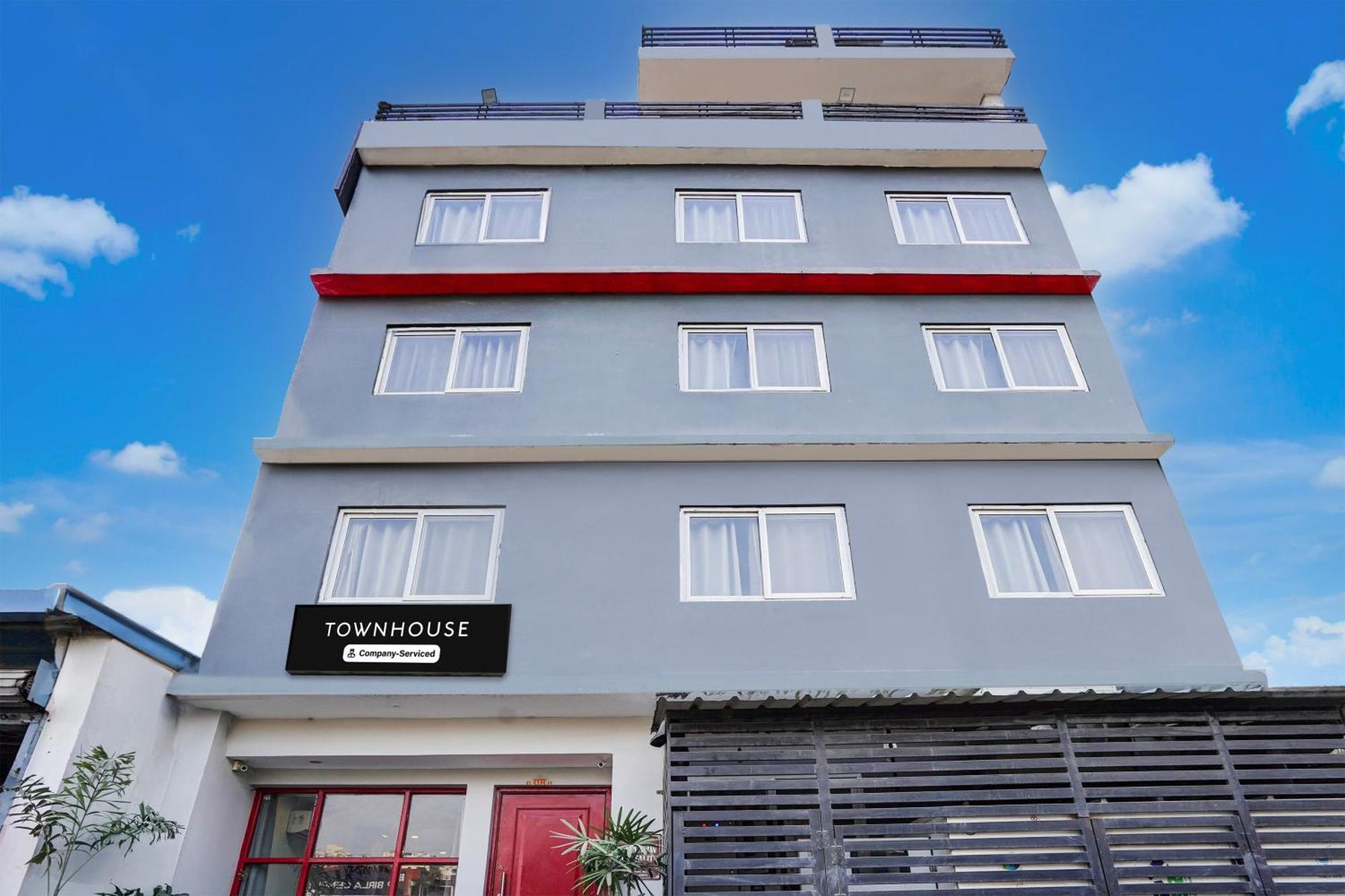 Super Townhouse Gomti Nagar Sector 6 Near Ekana Stadium لاكناو المظهر الخارجي الصورة