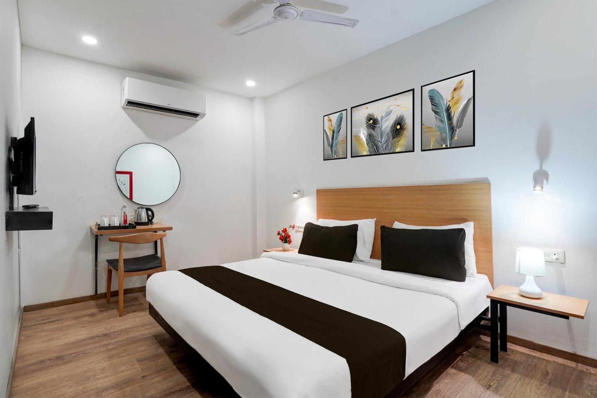 Super Townhouse Gomti Nagar Sector 6 Near Ekana Stadium لاكناو المظهر الخارجي الصورة