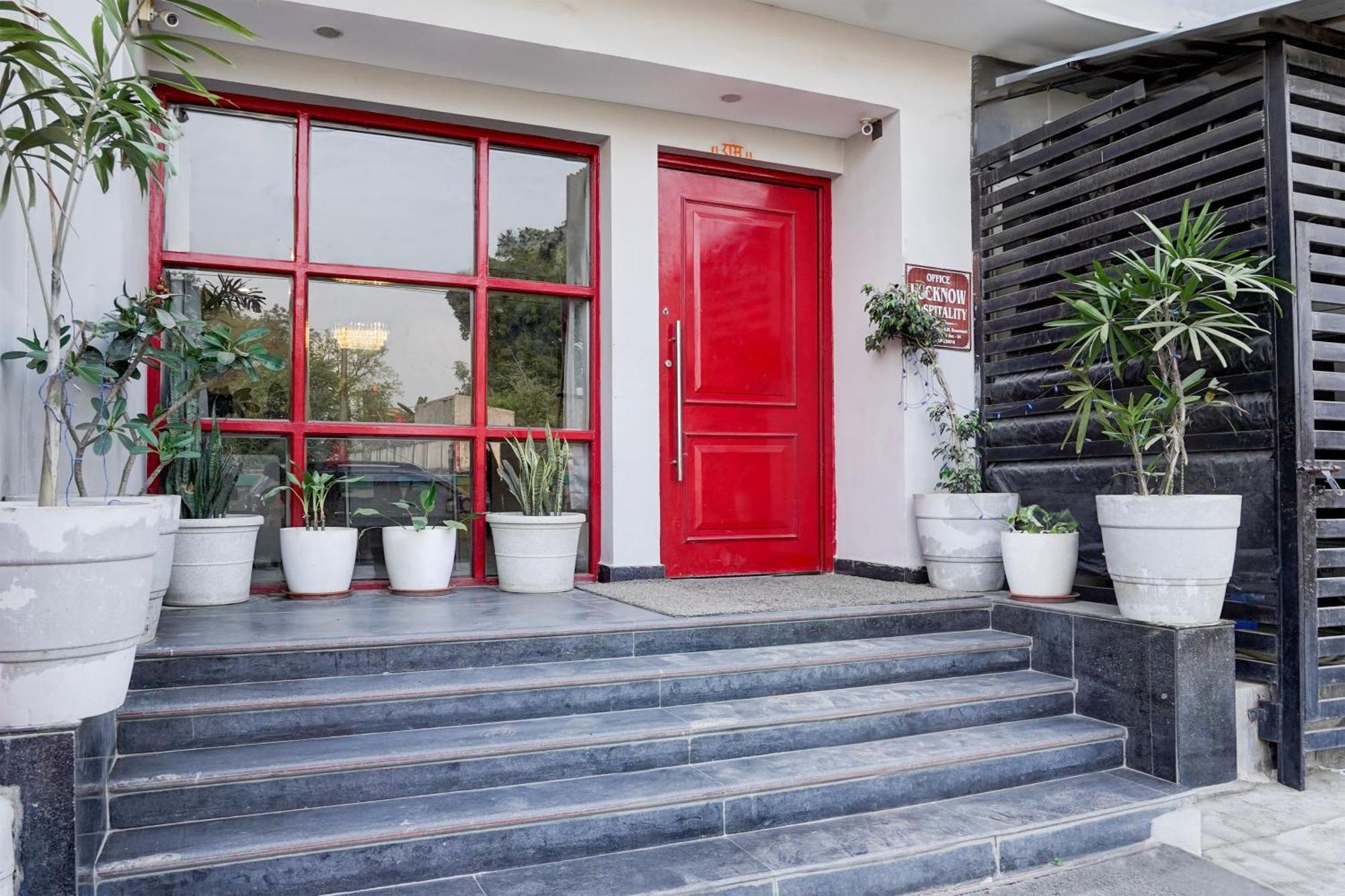Super Townhouse Gomti Nagar Sector 6 Near Ekana Stadium لاكناو المظهر الخارجي الصورة