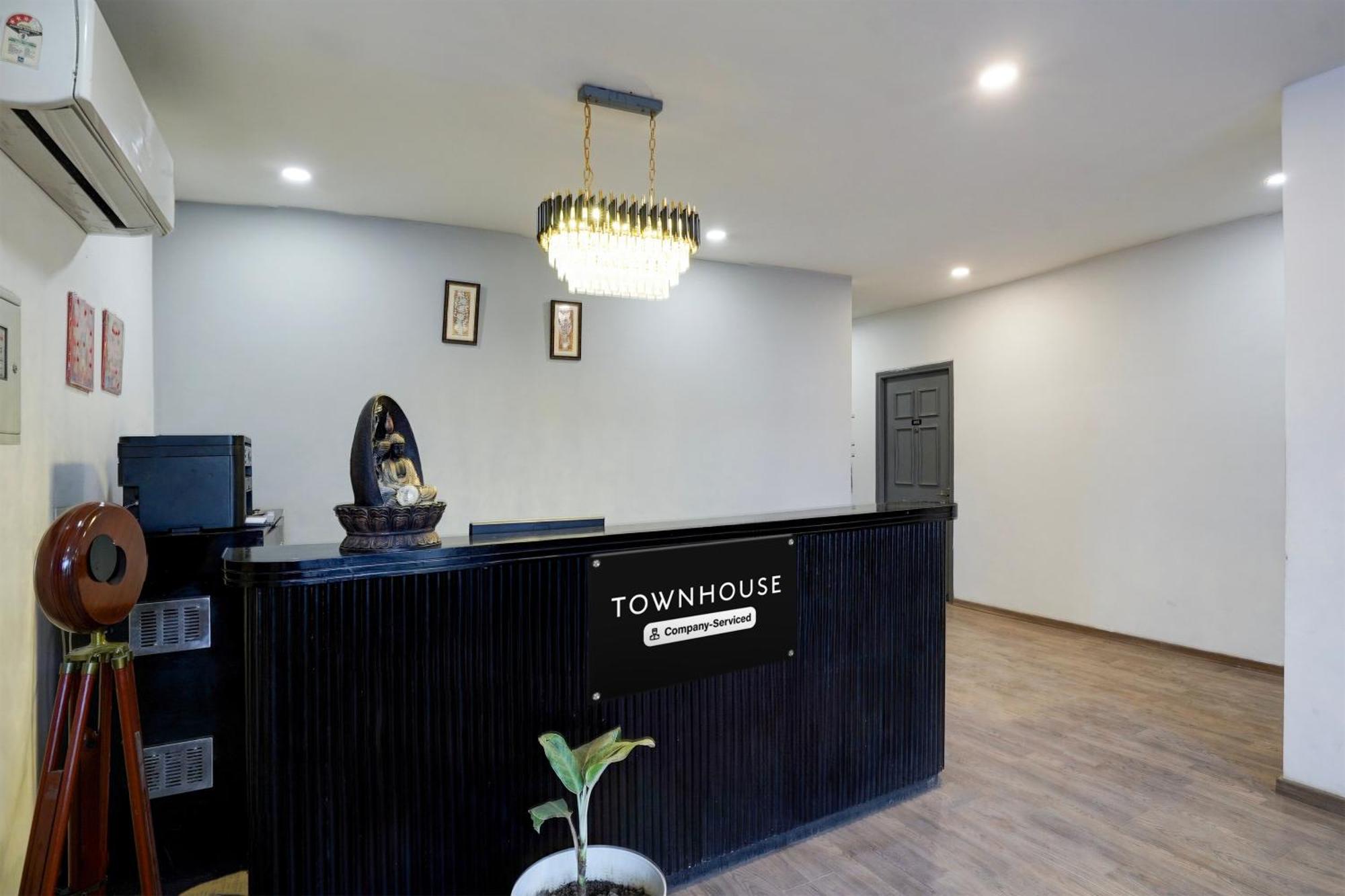 Super Townhouse Gomti Nagar Sector 6 Near Ekana Stadium لاكناو المظهر الخارجي الصورة