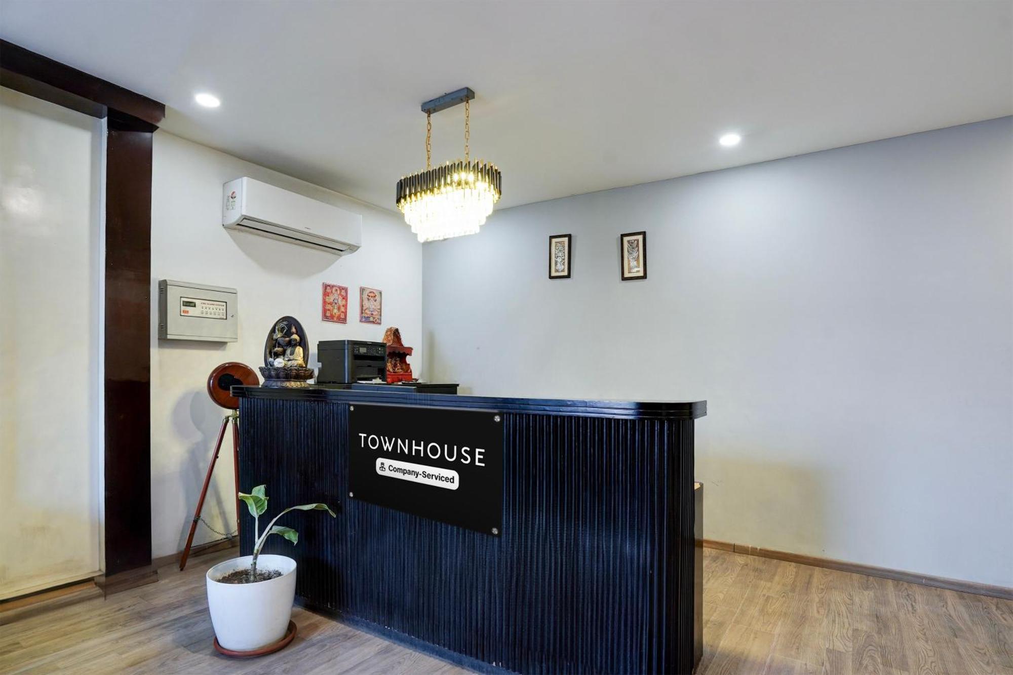 Super Townhouse Gomti Nagar Sector 6 Near Ekana Stadium لاكناو المظهر الخارجي الصورة